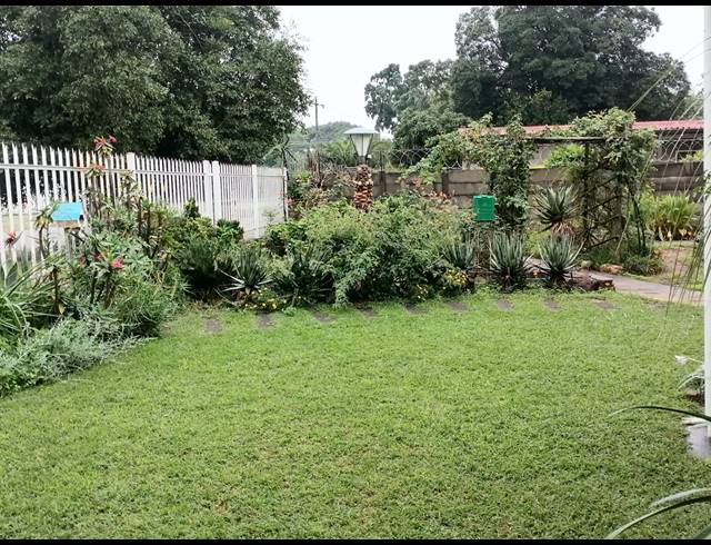 3 BEDROOM FREESTANDING FOR SALE IN OOS EINDE